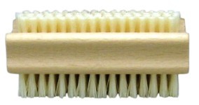brosse ongles bois